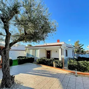 Casa vacanze Ciachea - Accogliente Con Bbq, Giardino E Parcheggio , A Due Passi Da Palermo & Aereoporto, Carini